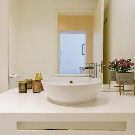 شقة The Savoy Truffle A Chic Retreat With The View *