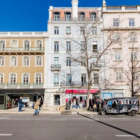 The Savoy Truffle A Chic Retreat With The View アパート *