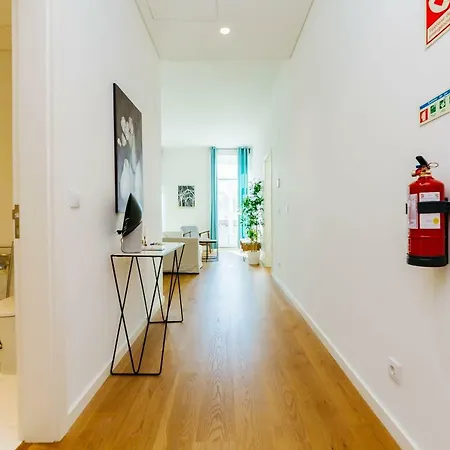 The Savoy Truffle A Chic Retreat With The View アパート