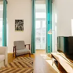 Апартаменты The Savoy Truffle A Chic Retreat With The View *